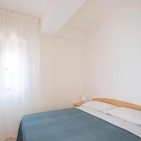 Lido Dei Pini Apartament Mattinata