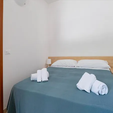 Lido Dei Pini Apartament