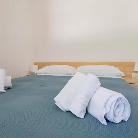 Apartament Lido Dei Pini *