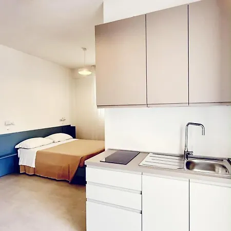Lido Dei Pini Apartment